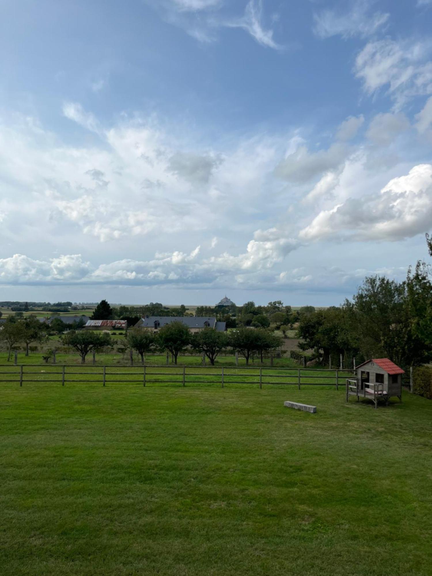 Le Moulin De La Butte Bed & Breakfast Huisnes-sur-Mer Exterior foto